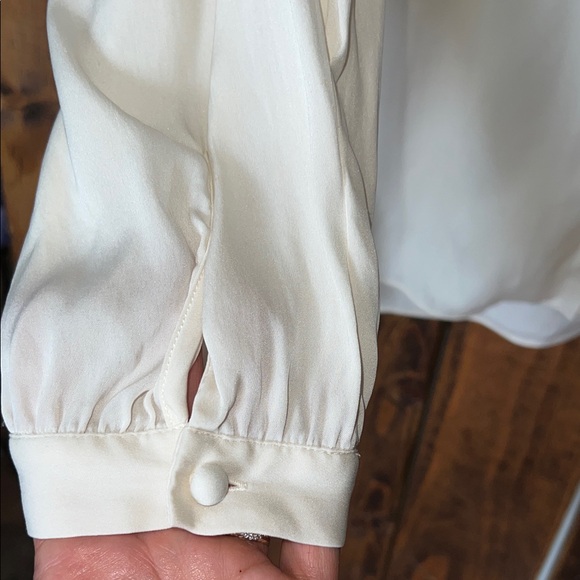 Elie Tahari Cream V-Neck Blouse - Picture 3 of 5